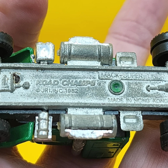 Road Champs Vintage 1982 Mack Super Liner Diecast Green #7 - Picture 3 of 4